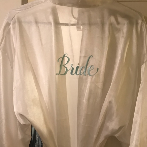 Bride Robe - Picture 1 of 3